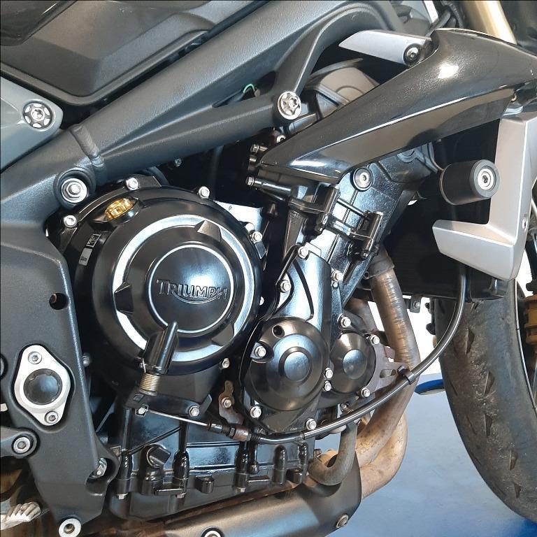 TRIUMPH Street Triple 675 