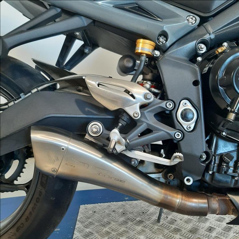 TRIUMPH Street Triple 675 