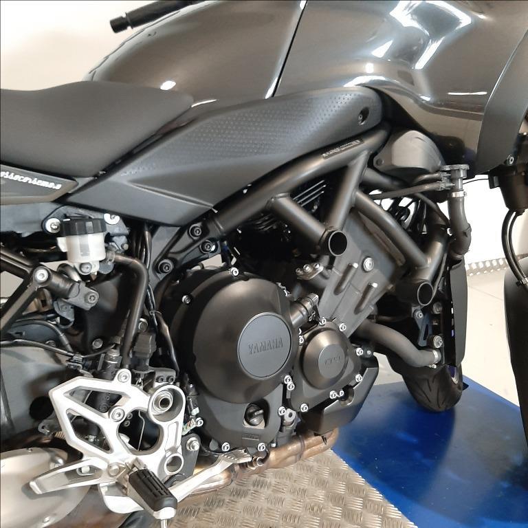 YAMAHA Niken 850 