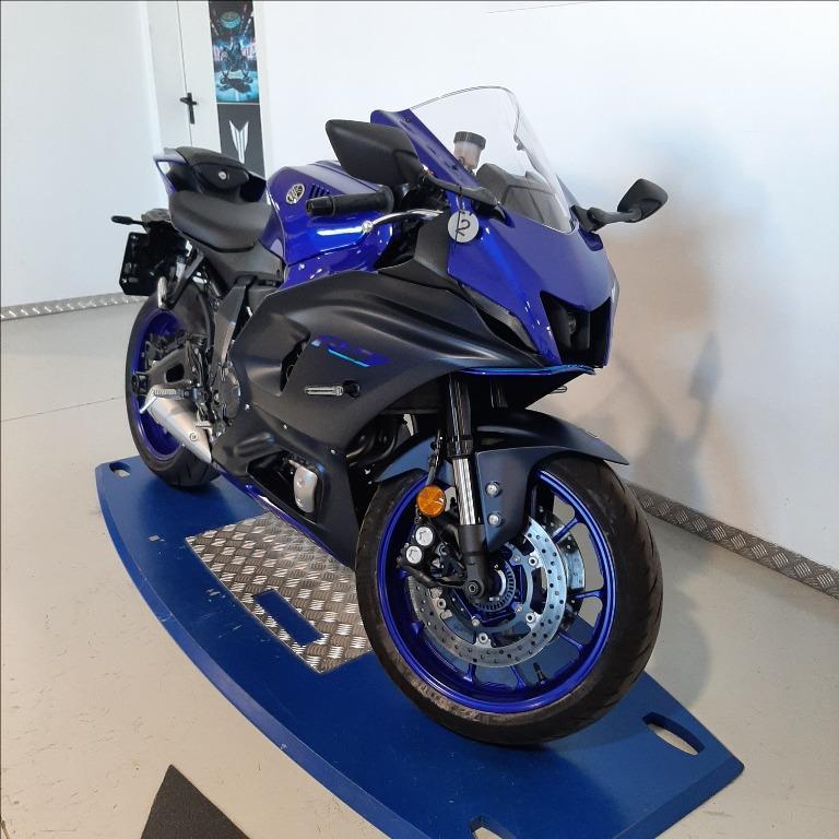 YAMAHA YZF R7 690 Abs