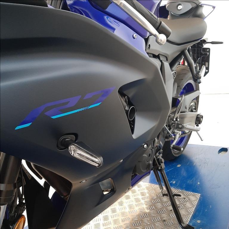 YAMAHA YZF R7 690 Abs