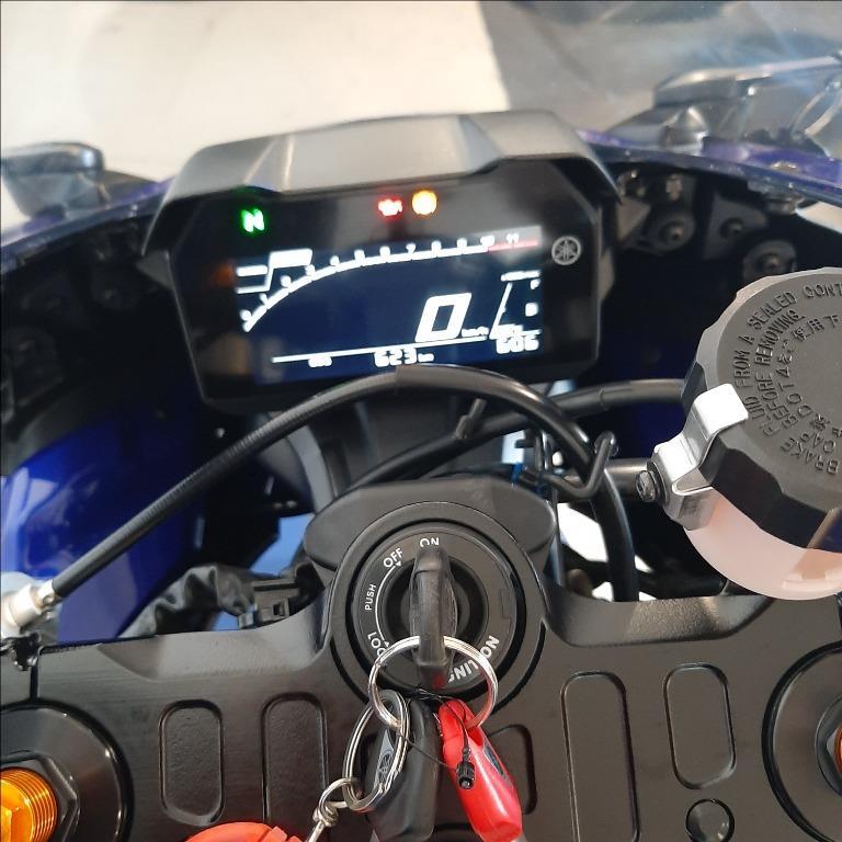 YAMAHA YZF R7 690 Abs