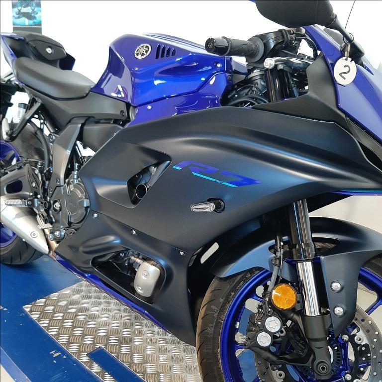 YAMAHA YZF R7 690 Abs