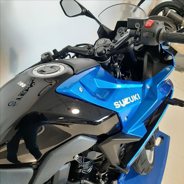 SUZUKI GSX-8R Abs