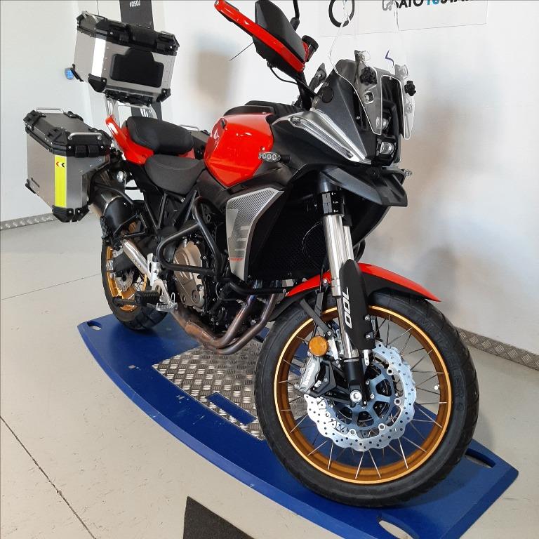 QJ MOTOR SRT 700 S X