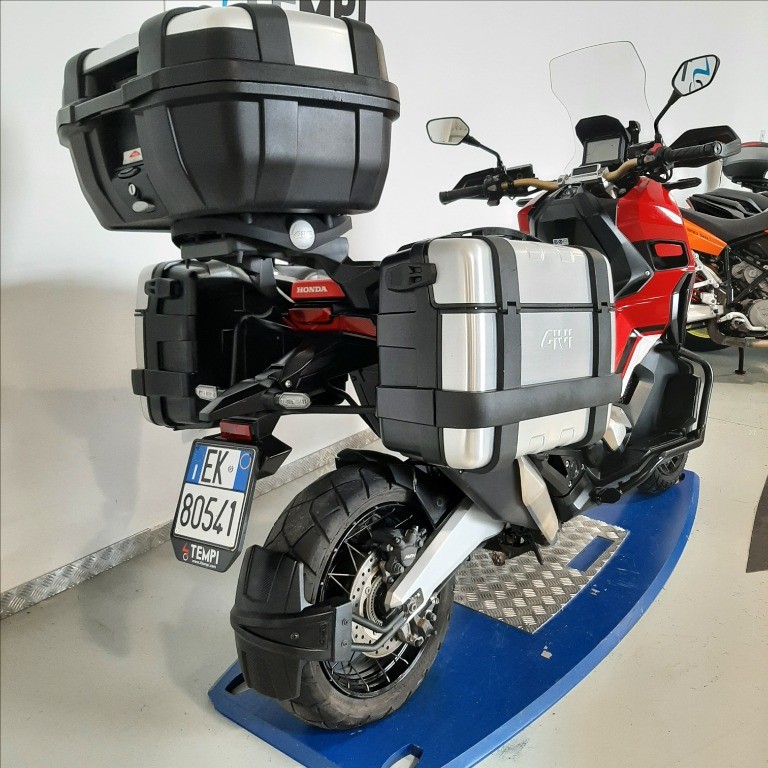 HONDA X-ADV 750 DCT Abs