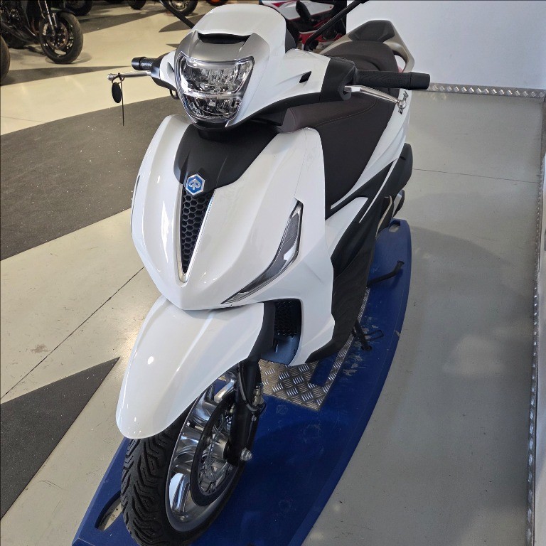 PIAGGIO Beverly 300 hpe abs-asr
