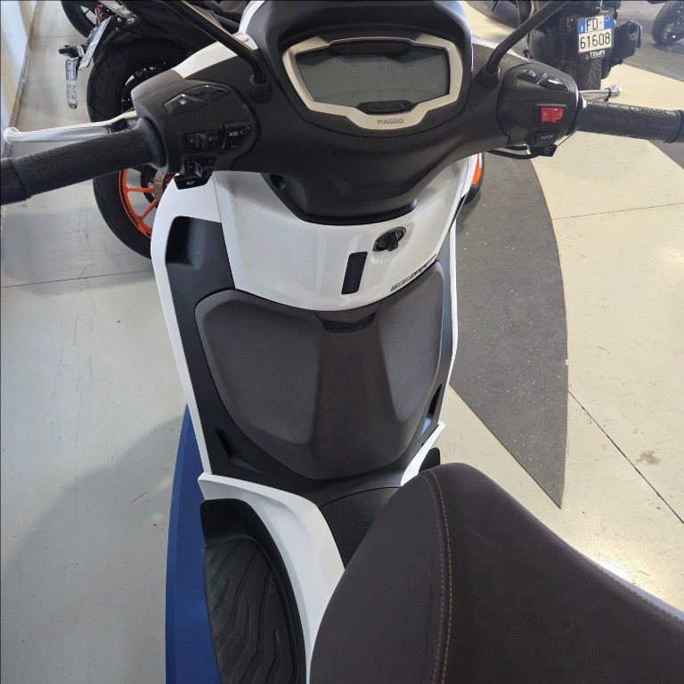 PIAGGIO Beverly 300 hpe abs-asr