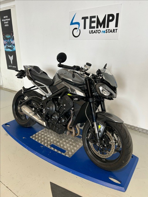 TRIUMPH Street Triple 765 R