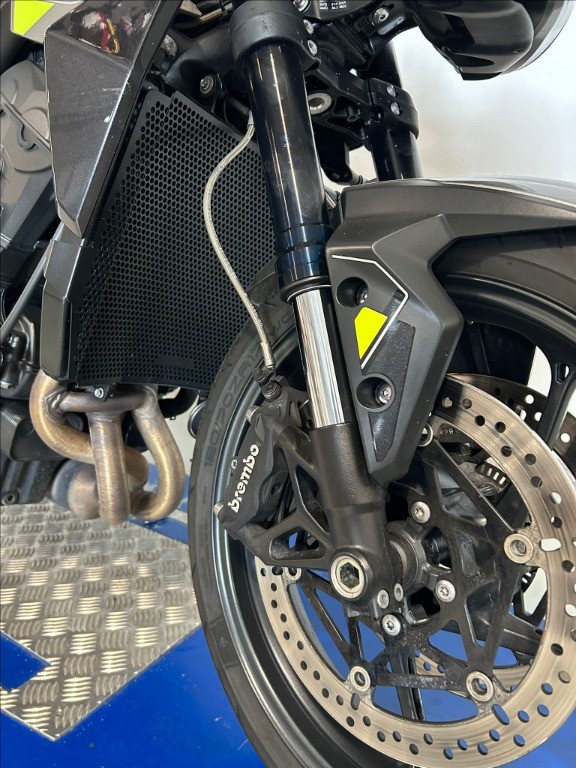 TRIUMPH Street Triple 765 R