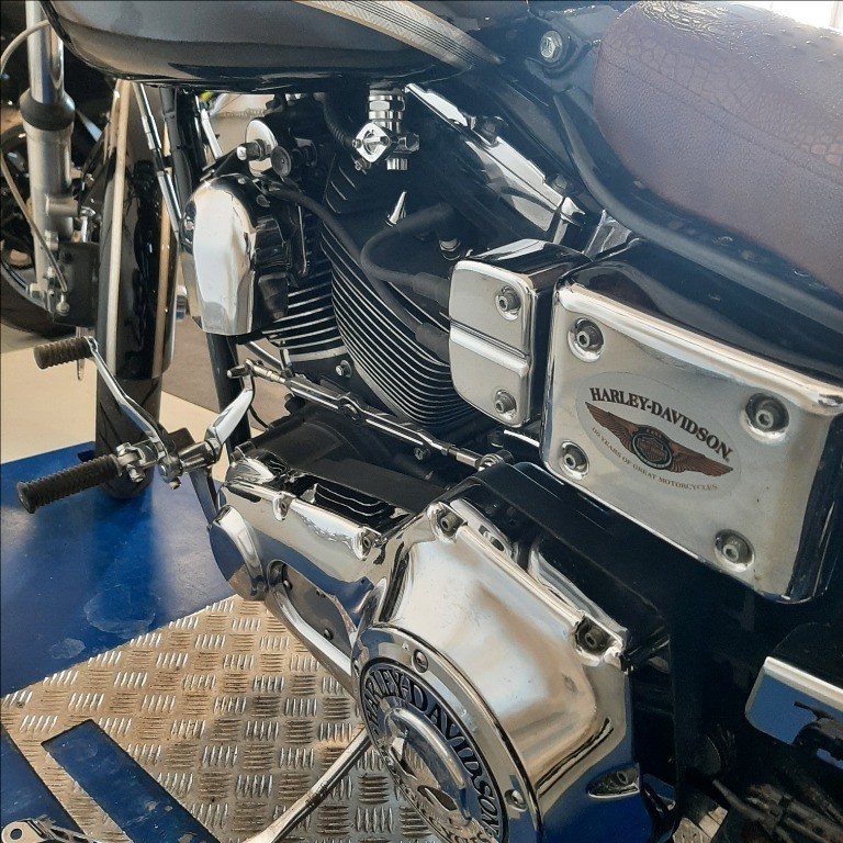 HARLEY-DAVIDSON Dyna Wide Glide 1449 FXDWG 1450