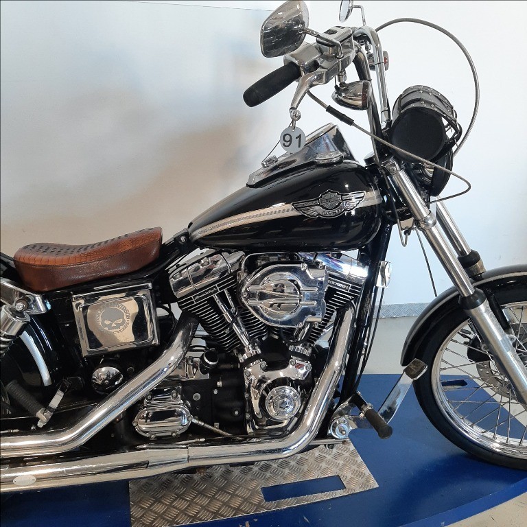 HARLEY-DAVIDSON Dyna Wide Glide 1449 FXDWG 1450