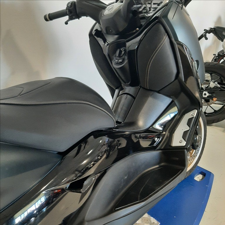 YAMAHA X-Max 300 Tech Max Abs