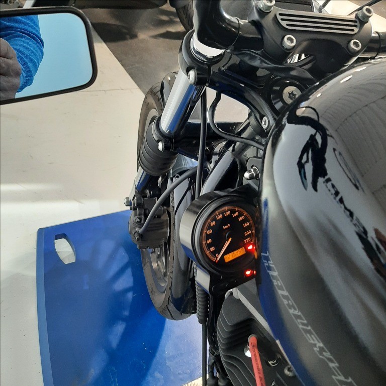 HARLEY-DAVIDSON 883 Sportster Standard