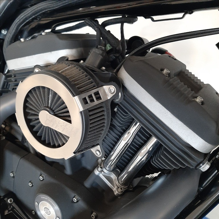 HARLEY-DAVIDSON 883 Sportster Standard