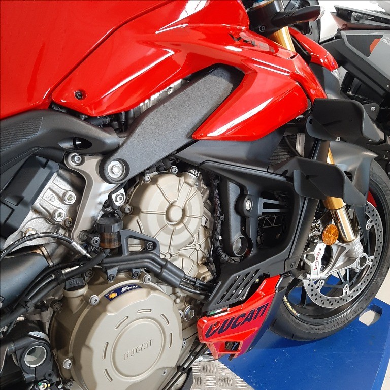 DUCATI Streetfighter V4 1100 S Red