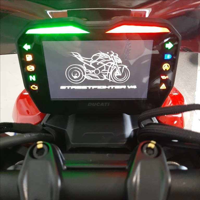 DUCATI Streetfighter V4 1100 S Red
