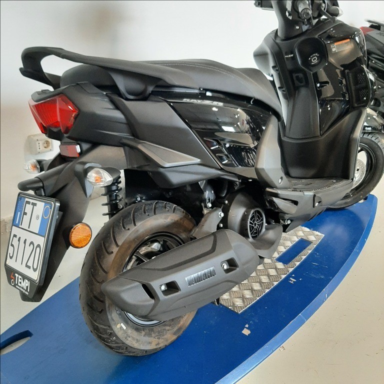 YAMAHA RayZR 125 