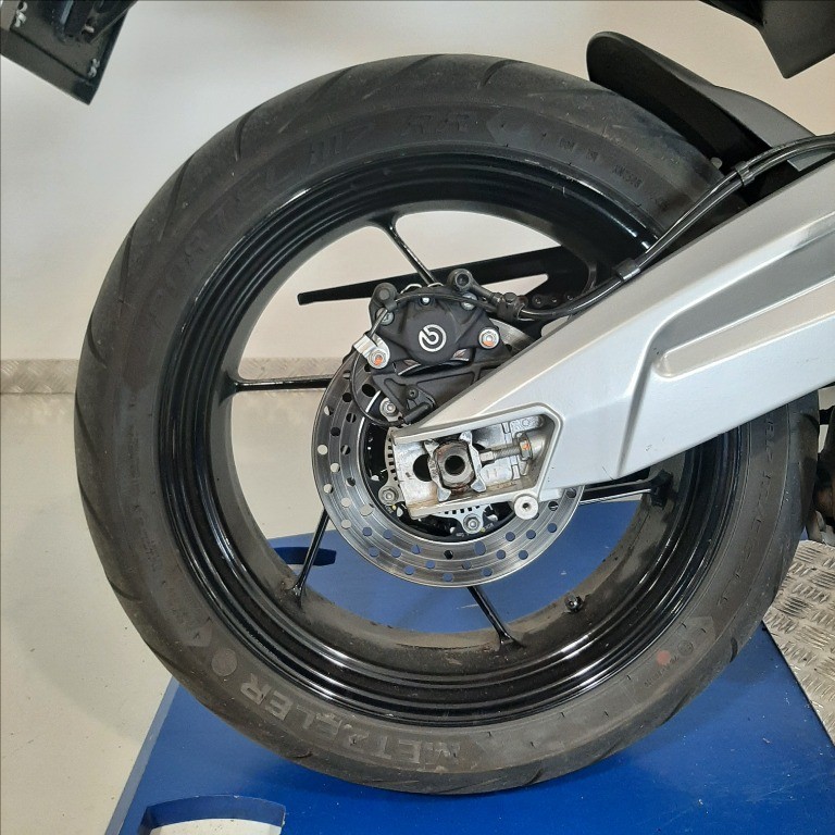APRILIA RS 660 Abs