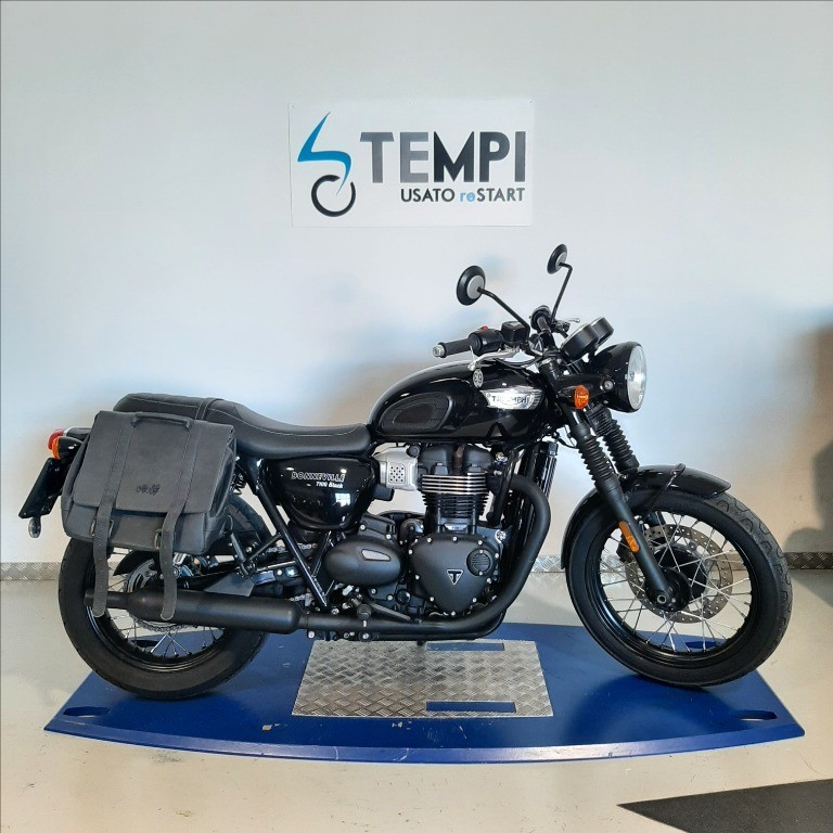 TRIUMPH Bonneville 900 T100 Black