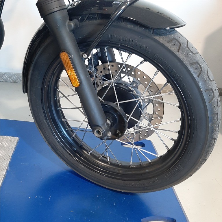 TRIUMPH Bonneville 900 T100 Black
