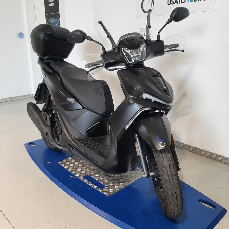VOGE Sfida SR16 125 