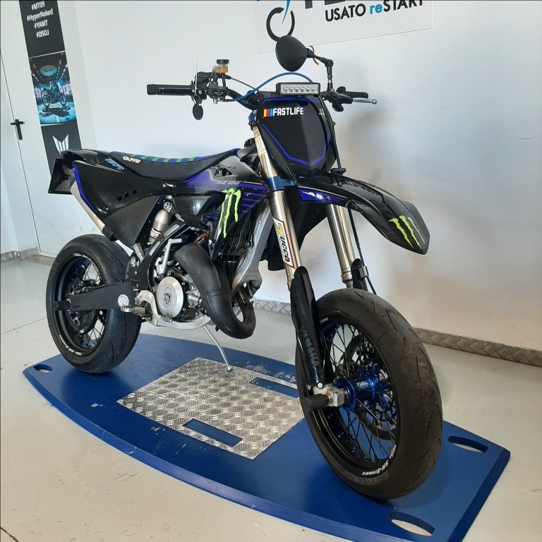 YAMAHA YZ 125 LC Monster