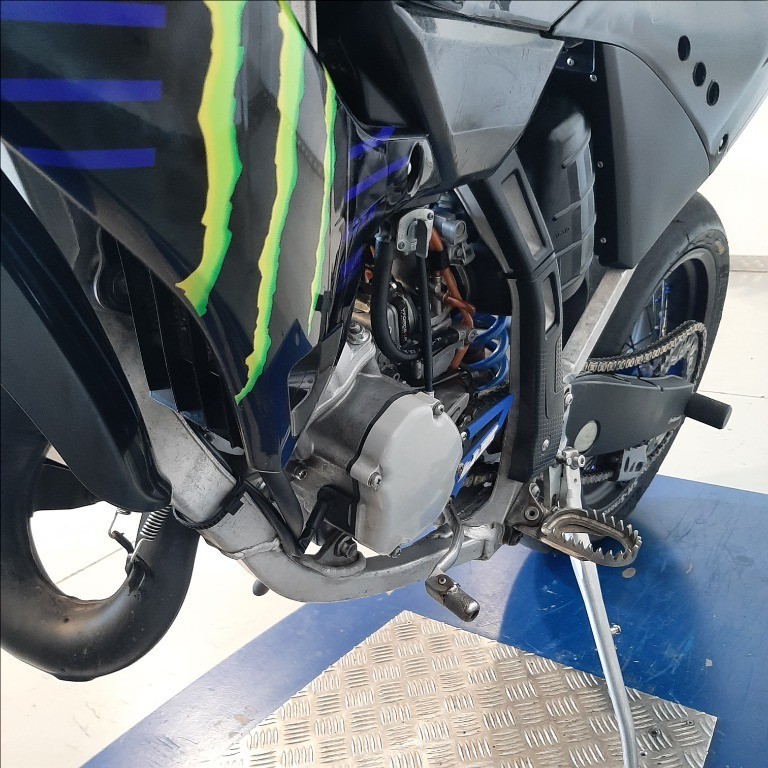 YAMAHA YZ 125 LC Monster