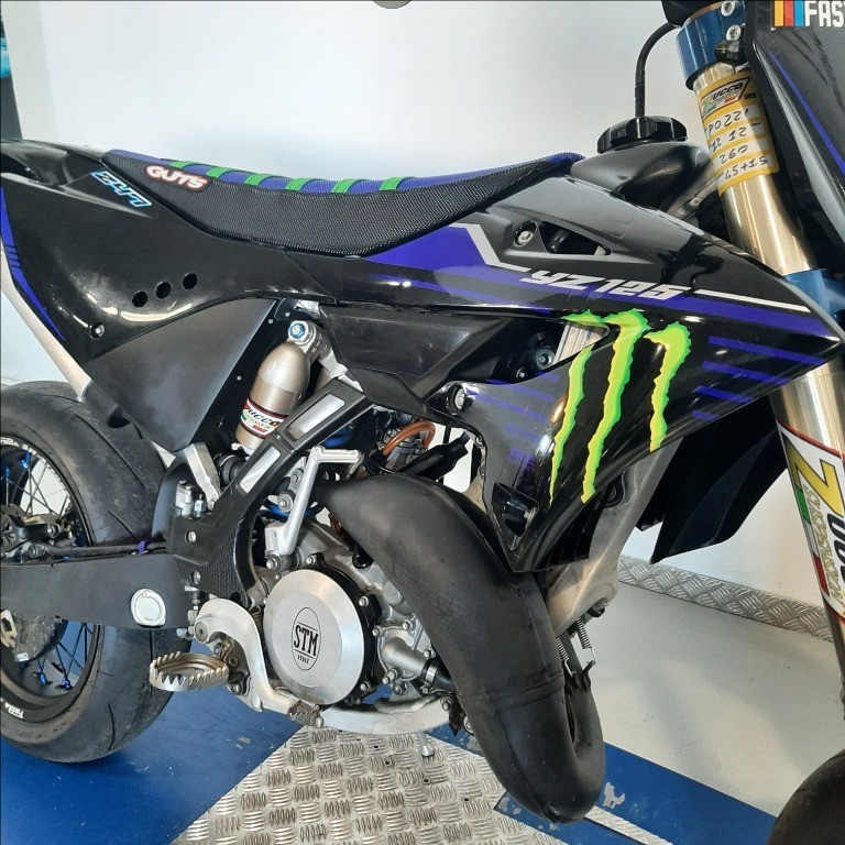 YAMAHA YZ 125 LC Monster