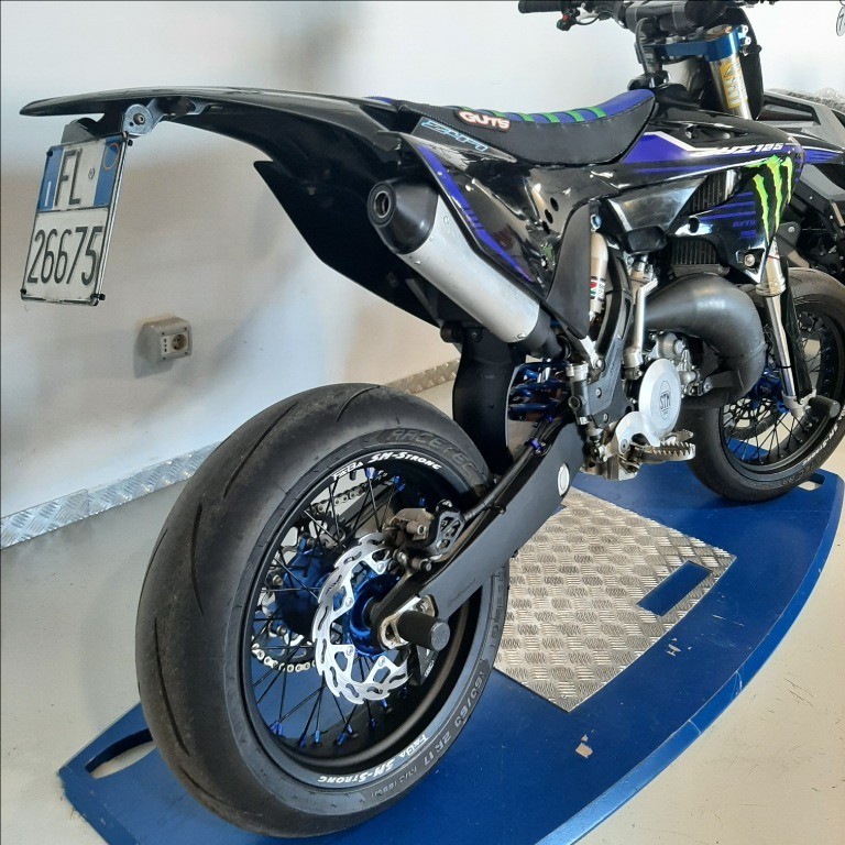 YAMAHA YZ 125 LC Monster