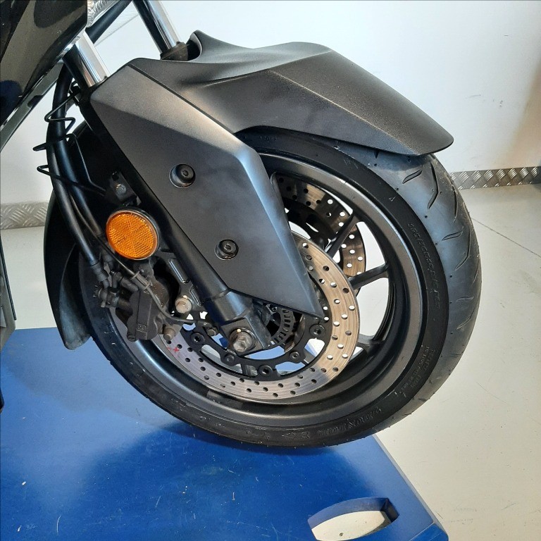 YAMAHA X-Max 400 Iron Abs