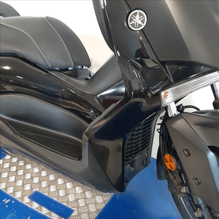 YAMAHA X-Max 400 Iron Abs
