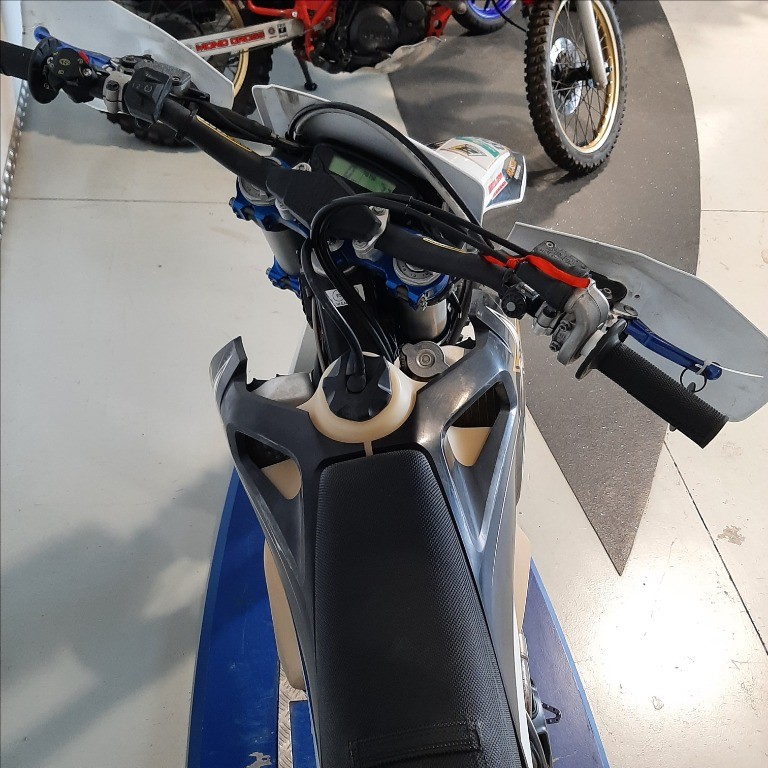 HUSQVARNA 350 FE 4T Rockstar Edition