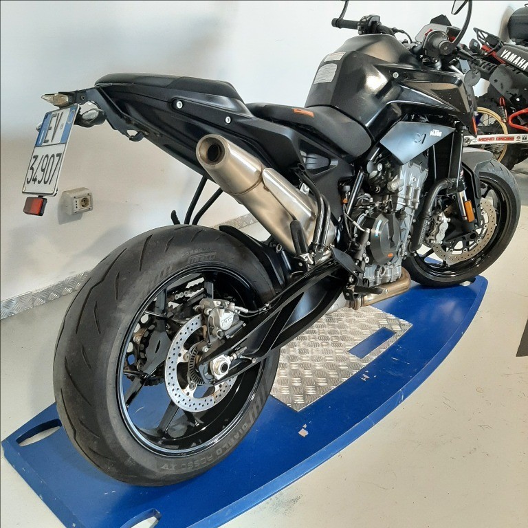 KTM 890 Duke 