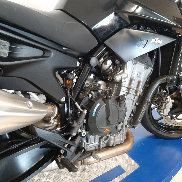 KTM 890 Duke 