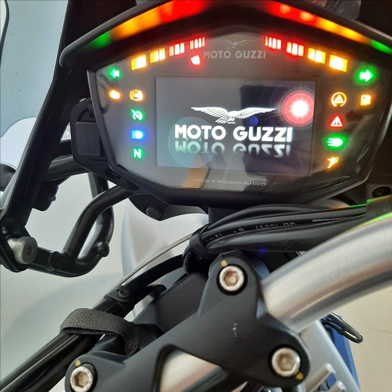 MOTO GUZZI V85 TT Abs