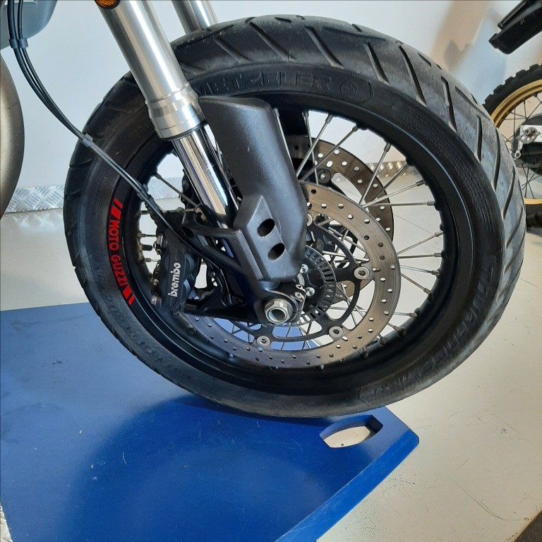 MOTO GUZZI V85 TT Abs