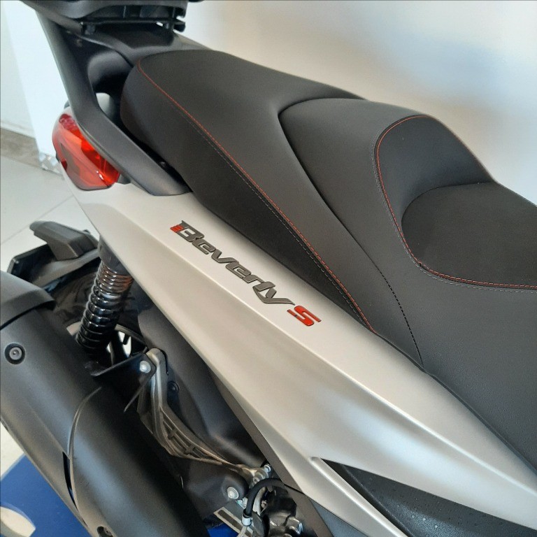 PIAGGIO Beverly 300 hpe S Abs-asr