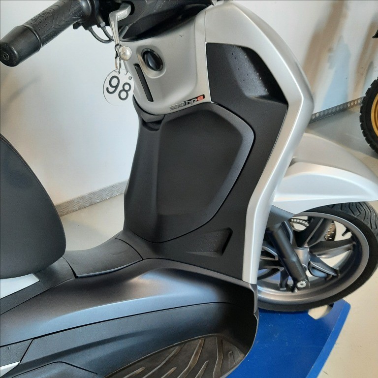 PIAGGIO Beverly 300 hpe S Abs-asr