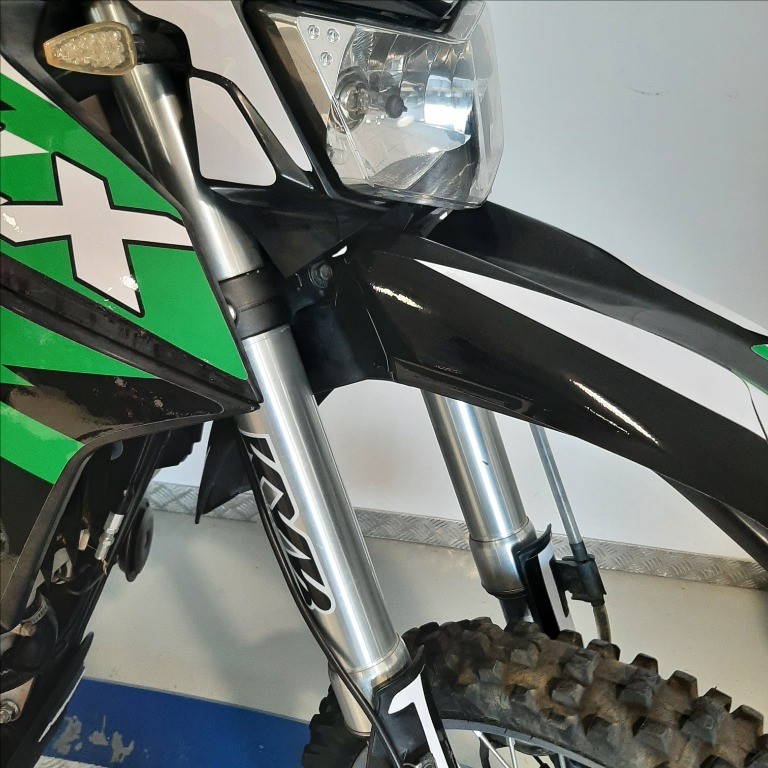 KAWASAKI KLX 250 