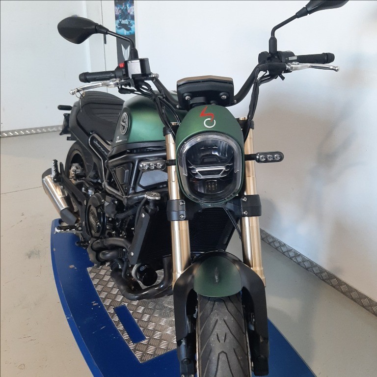BENELLI Leoncino 800 