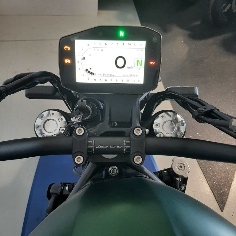 BENELLI Leoncino 800 
