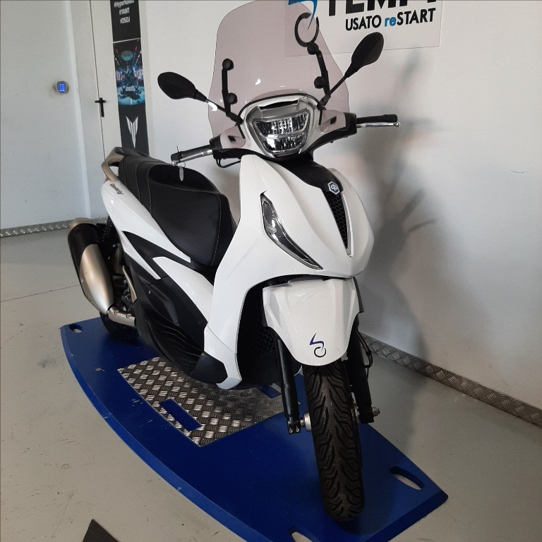 PIAGGIO Beverly 300 hpe abs-asr