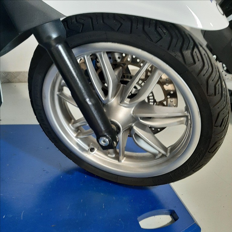 PIAGGIO Beverly 300 hpe abs-asr