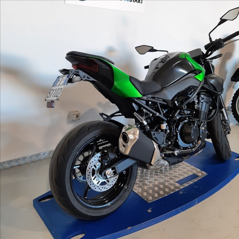 KAWASAKI Z 900 