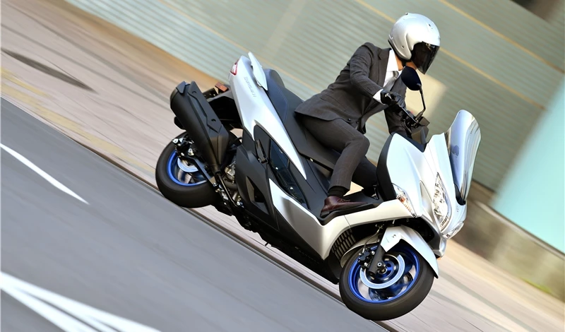 BURGMAN 400 Gallery 01