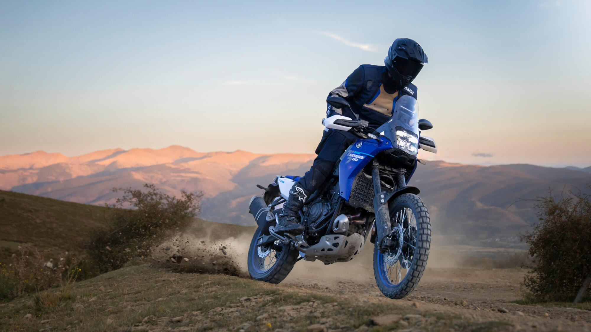 2025 Yamaha XTZ700 EU Icon Blue Action 007 03